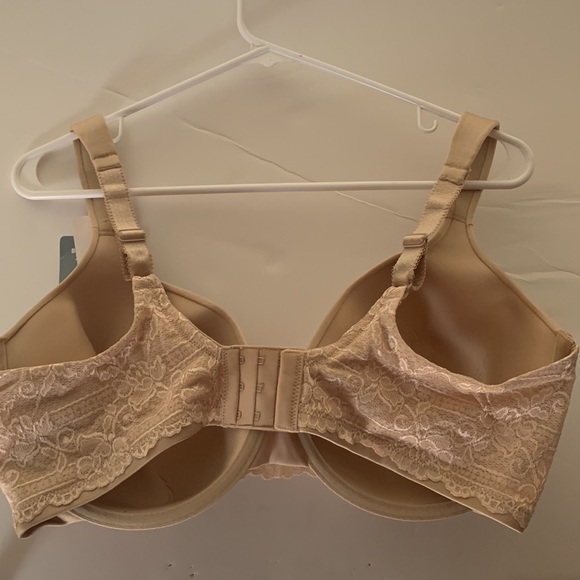 Vanity Fair Full Figure Underwire bra. Size 40D. Color is beige. - Picture 2 of 6